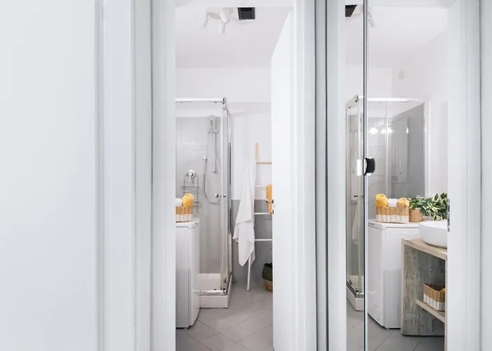 Easylife - - Lecco 11 P1 - Porta Venezia Apartment