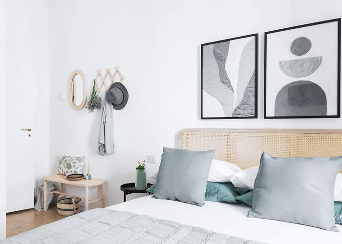 Easylife - - Lecco 11 P1 - Porta Venezia Apartment *